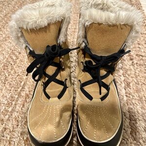 Sorel Women’s Tivoli II Suede